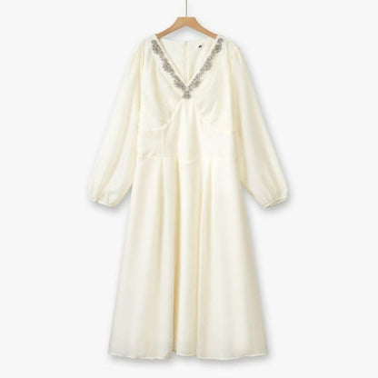 Besticktes Maxikleid mit V-Ausschnitt - Beige - 6XL - image 1