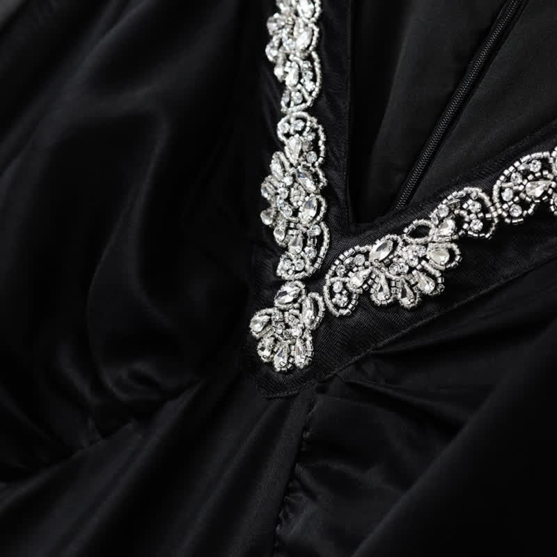 Besticktes Maxikleid mit V-Ausschnitt - image 4