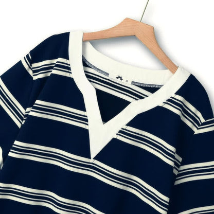 Lässige und bequeme Bluse mit Kontraststreifen und V-Ausschnitt - image 1