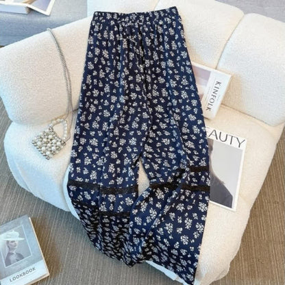 Set aus Oberteil mit Spitzensaum in Übergröße und marineblauer Hose mit Blumenmuster - image 4