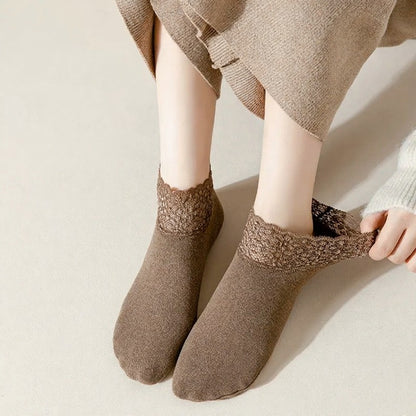 Elegante Knöchelsocken mit Spitzenbesatz (8 Paar) - image 2
