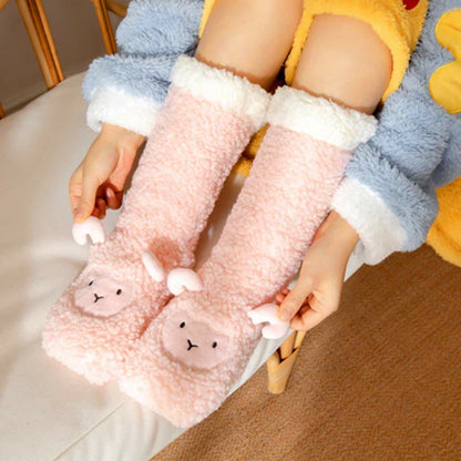 Winter-Hausschuhsocken aus Korallenfleece mit Lamm-Design - image 5