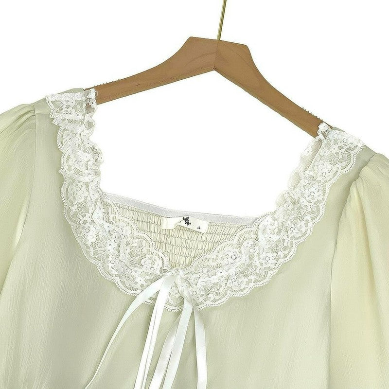 Midikleid mit Spitzenbindung und Puffärmeln - image 7
