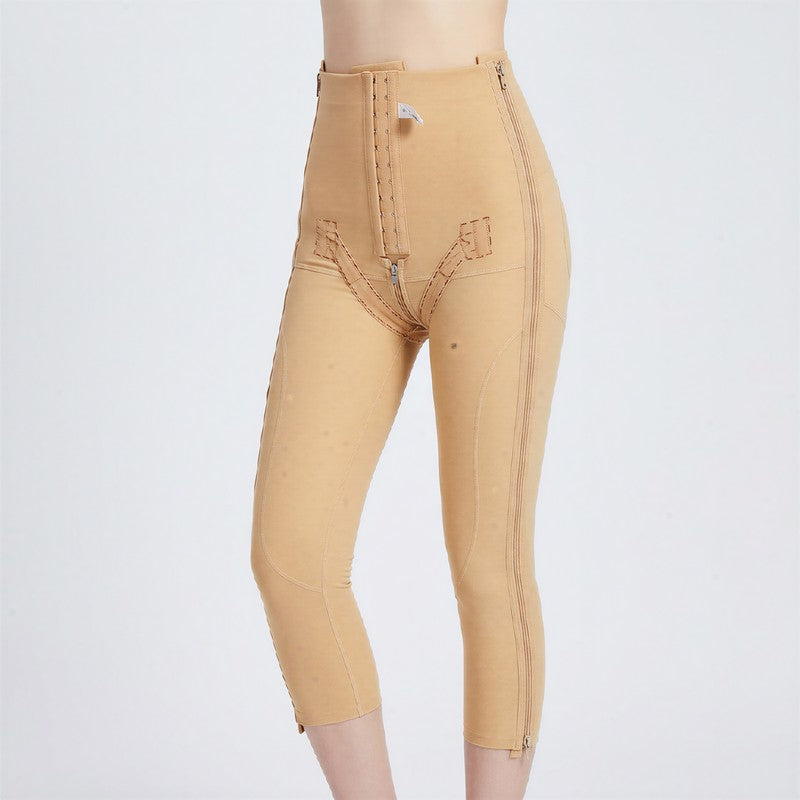 Hochgeschnittene, verstellbare Caprihose mit Doppelreißverschluss, die die Figur formt - image 7