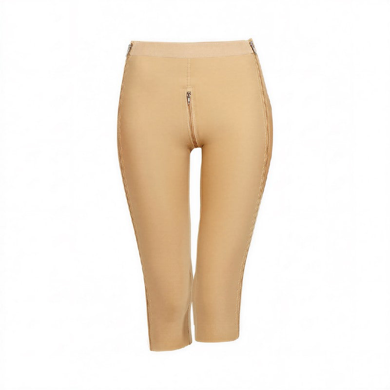 Hochgeschnittene Caprihose mit doppeltem Reißverschluss und formgebender Wirkung am Oberschenkel - image 6