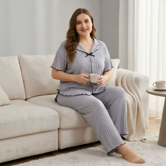 Pyjama-Set mit Lavendel-Schleifenbesatz - image 0
