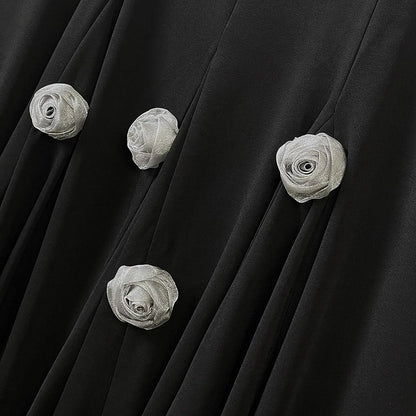 Zweiteiliges Kleiderset mit Blumenapplikationen und Bindeband vorne - image 4