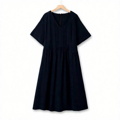 Faltenkleid mit V-Ausschnitt - Marineblau - 6XL - image 0