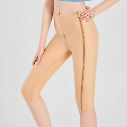 Hochgeschnittene Caprihose mit doppeltem Reißverschluss und formgebender Wirkung am Oberschenkel - Nackt - 2XL - image 0