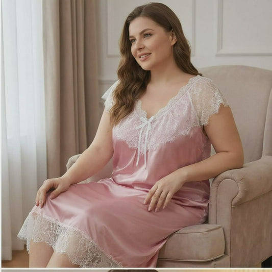 Nachthemd aus rosafarbener Satinspitze - Rosa - 4XL - image 0