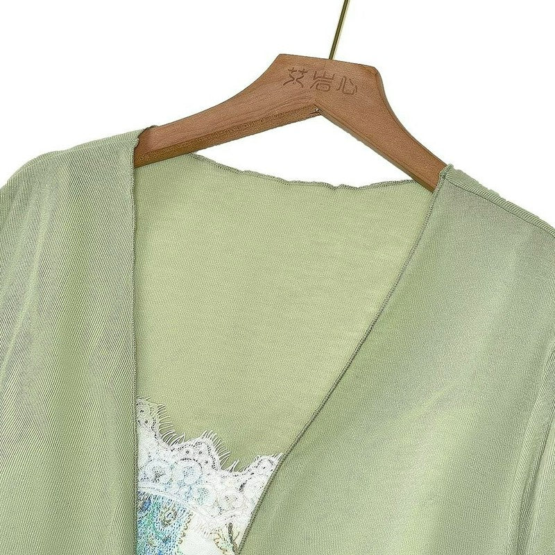 Zweiteiliges Set aus floralem Satinkleid und Strickjacke - image 4